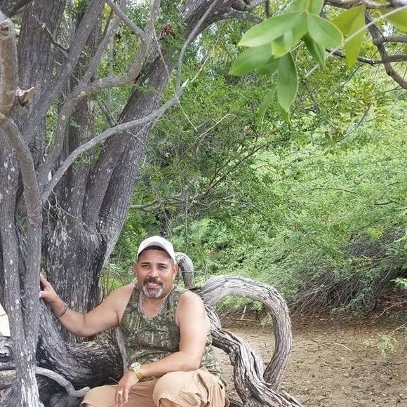 Meet your Posher, Juan - Picture 1 of 1